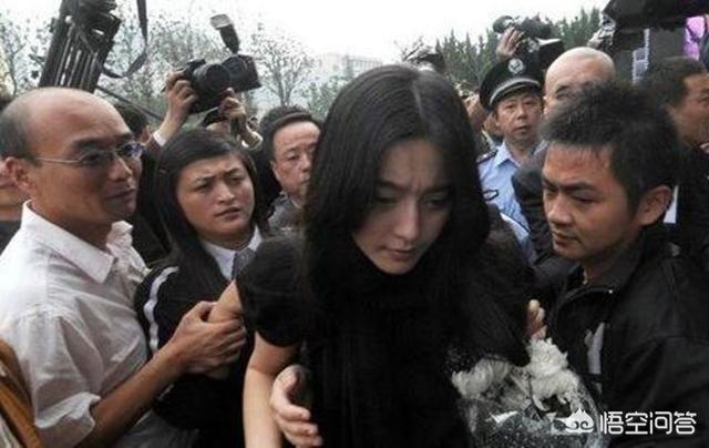萧敬腾承认恋情:明星在参加活动或被采访时，发生过哪些尴尬或搞笑的事？