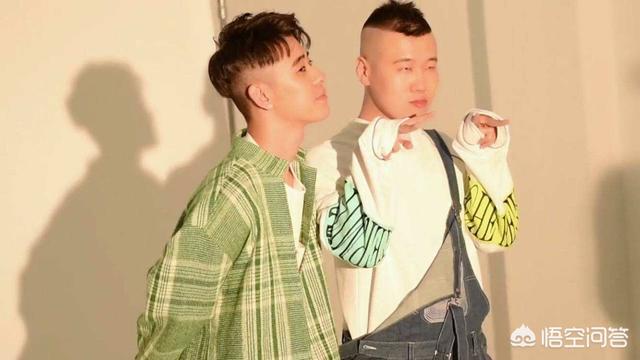 引用哥哥鸟叫图片:农村俗语：“打虎不离亲兄弟”是什么意思？