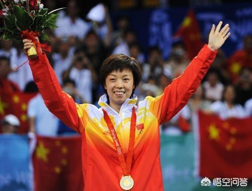 丁咛:女乒历史上，邓亚萍、王楠、张怡宁谁的巅峰统治力更强？