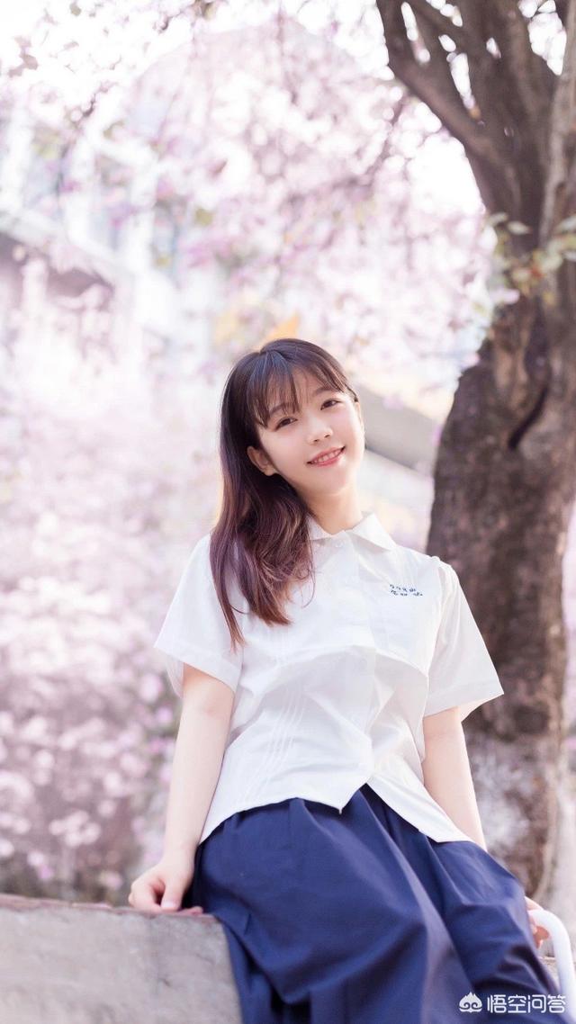 为什么王俊凯总摸裤裆:你经历过既疯狂又尴尬的事情是什么