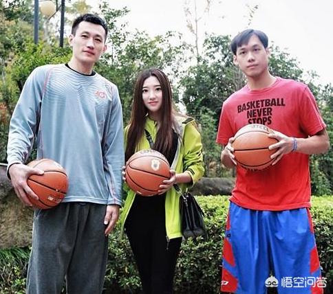 海霞姐是男是女:如何评价央视女主播海霞？她最近怎么样？