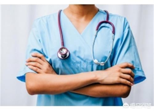 狗狗眼屎多臭:泰迪狗狗拉稀发黑很臭?泰迪拉稀怎么办？泰迪拉稀还臭颜色发黑？