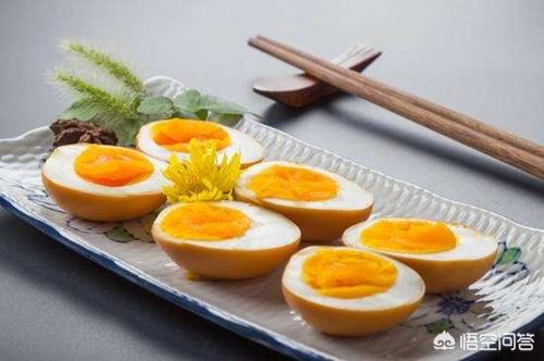 美短公猫发腮是什么意思:为什么要让猫咪发腮，怎样看猫是不是在发腮呢？