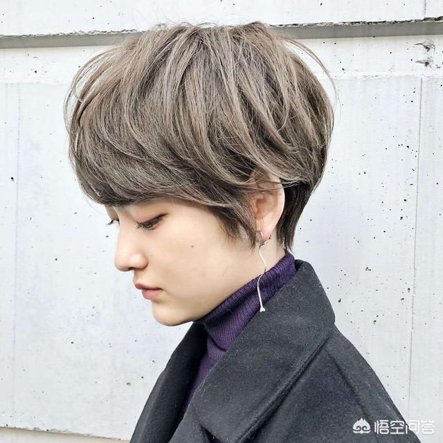 短发型女图片<a href=https://maguai.com/list/50-0-0.html target=_blank class=infotextkey><a href=https://maguai.com/list/50-0-0.html target=_blank class=infotextkey>时尚</a></a>气质:<a href=https://maguai.com/list/50-0-0.html target=_blank class=infotextkey><a href=https://maguai.com/list/50-0-0.html target=_blank class=infotextkey>时尚</a></a>、洋气、减龄的烫发发型有哪些？