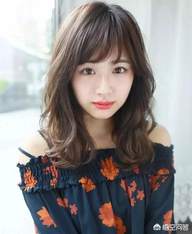 <a href=https://maguai.com/list/50-0-0.html target=_blank class=infotextkey>时尚</a>又显气质的中长发有哪些