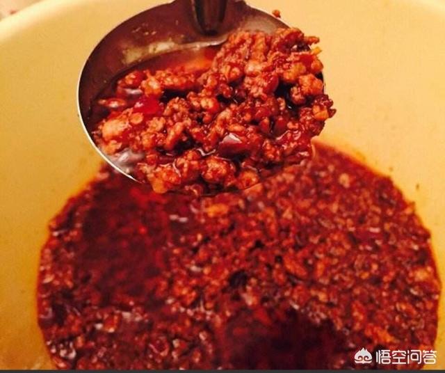 面馆老板都是怎么做炸酱面的，地道的老北京炸酱面怎么做才好吃你还知道面条的什么特色吃法