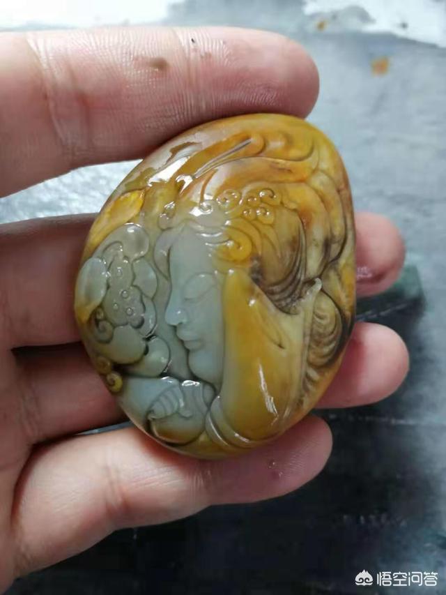 网上200多的和田玉是真的吗,淘宝店铺卖的三四十块钱的玉牌是真玉吗？