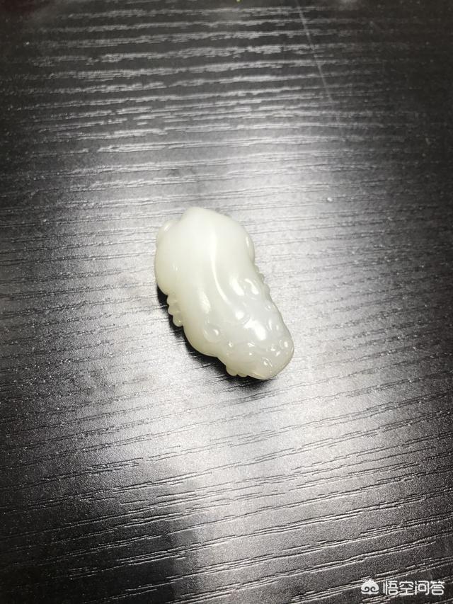 男士适合戴什么玉挂件,想要买一个男士玉石貔貅吊坠，该怎样选择？