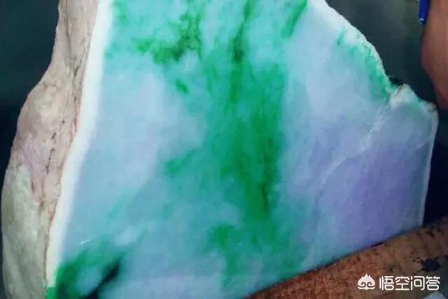 翡翠原石皮太厚了,怎么看原石里面有没有翠？