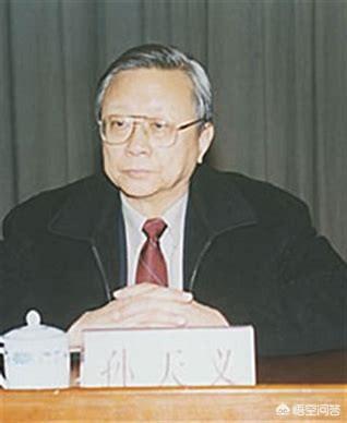 迟志强怎么死的:俗语云：人为财死，鸟为食亡，在当今社会你怎么认为