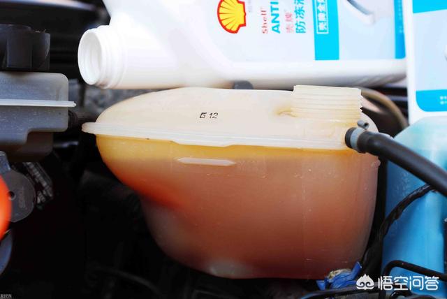 怎样自己添加汽车防冻液，车辆防冻液可以自己加吗