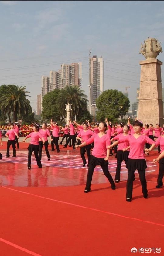交谊舞、交际舞和广场舞的区别和优点(国标舞和一般交谊舞的区别)