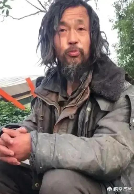 流浪者成网红流浪大师,其人其事是正能量还是负能量？