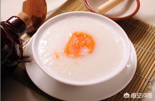德牧图片:公的纯黑色的的德国牧羊犬有多大？如何饲养？