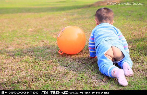 好动的河马歌谱:好动的河马儿歌视频 为什么要让小宝宝多练习爬？