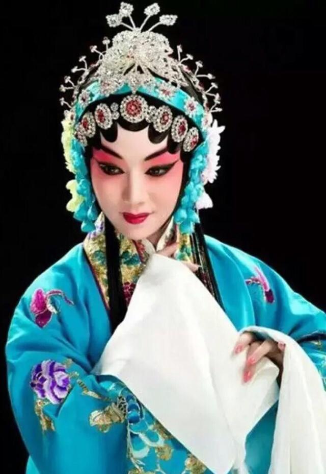 青衣与花旦的区别是什么