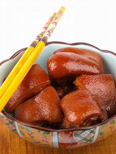做红烧肉的时候时放白糖、红糖、冰糖,哪个好？