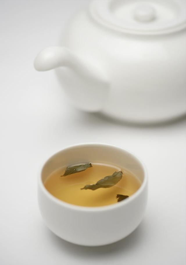 绿茶能不能和枸杞子在一起泡水喝？