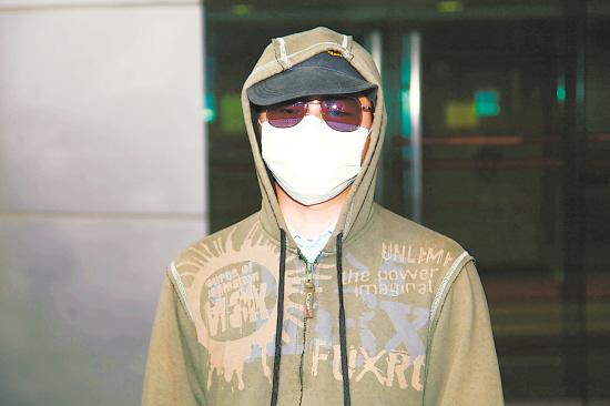 李宗瑞女星:当初揭露陈冠希的那个修理电脑的人，他现在怎么样了？