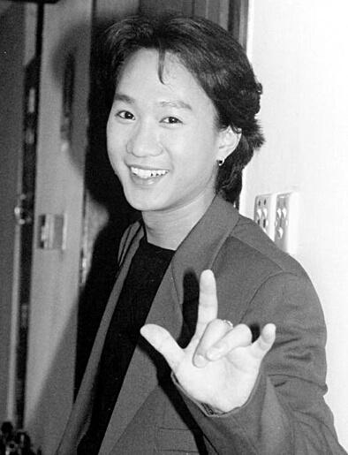 头条问答 - 如果黄家驹还活着,在歌坛是什么地位?