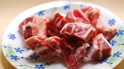 新疆羊肉为啥基本没膻味，都说新疆的羊肉好吃，基本没有什么膻味，你知道为什么吗