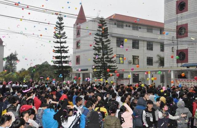 部队宿舍灵异事件:你们知道什么恐怖传说吗？