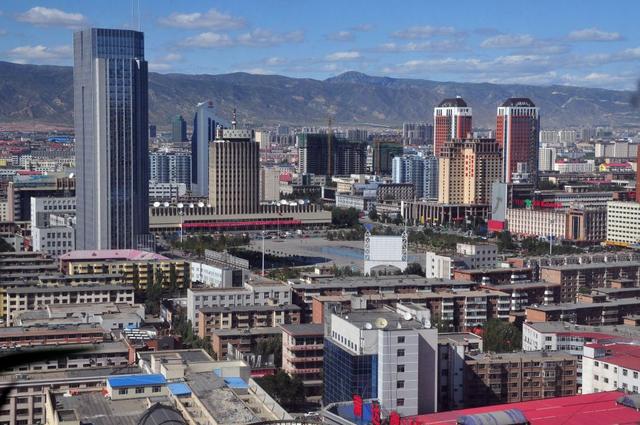 内蒙古的呼和浩特市和包头市,哪个城市更好？