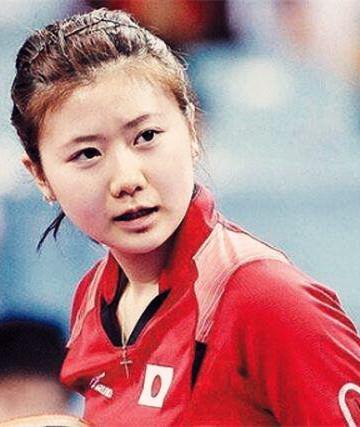 黑嘉嘉身高:女排队员惠若琪与宋茜同台不输美貌，哪些体育运动选手颜值很高？
