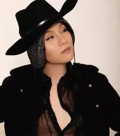 宝儿资料:扫毒泰国女主角八面佛的女儿Mina是谁演的是人妖？