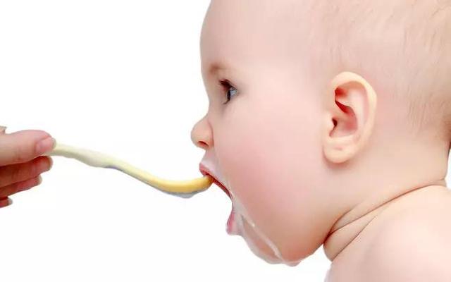 四个月二十天的宝宝能吃哪些辅食？