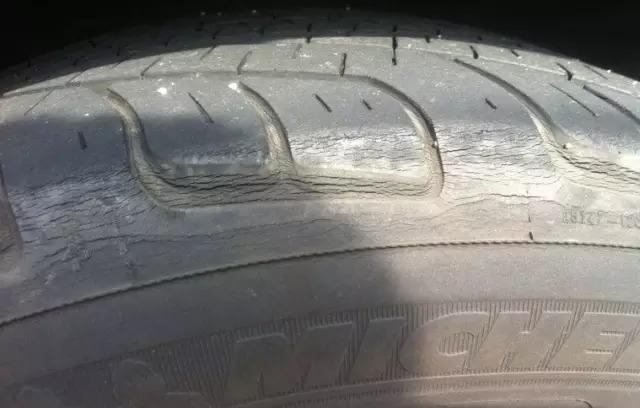 轮胎蜡对轮胎有害吗，给轮胎打蜡是不是多此一举
