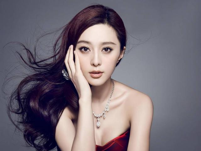 范冰冰女仆装:琼瑶当年是怎么评价范冰冰的？