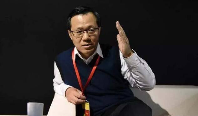 名侦探赵五儿:卓伟风行工作室摄影师集体辞职，万众期待还是过河拆桥你觉得呢