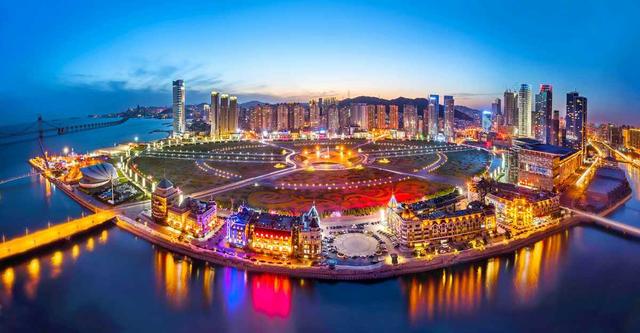 港口区旅游局局长陈佳佳:秦皇岛和大连哪个海边更好玩？