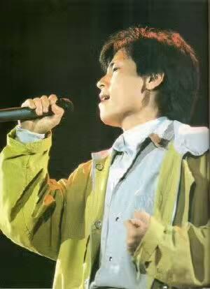陈百强死亡:同是1993年逝世，为何陈百强获金针奖，而黄家驹没有？
