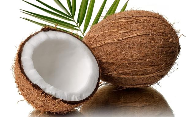 老椰子肉生吃的禁忌，椰子劈开以后的白色那层可以吃吗