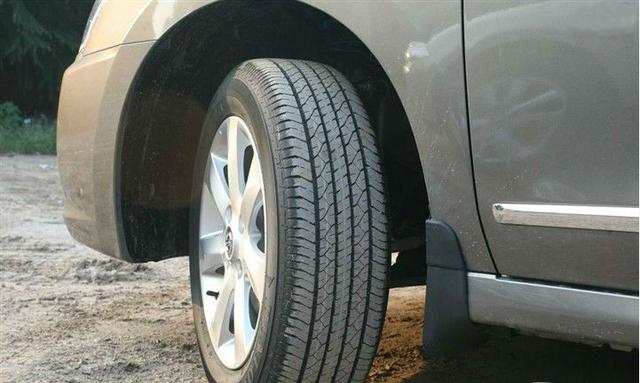 宽油是什么意思，汽车使用宽胎的优点和缺点各是什么？