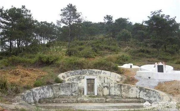 孙悟空墓出土后尸骨真实照片，赵云墓出土的赵云枪和龙胆枪是都是真的吗