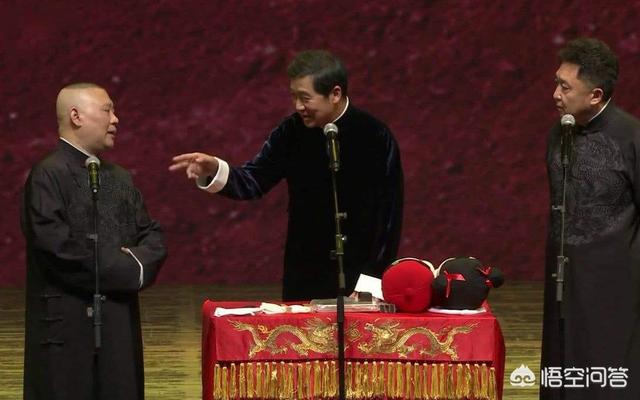 石富宽:有消息称于谦很早就拜了石富宽为师，为什么以前没火起来