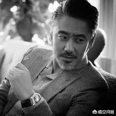 张丹峰吻戏:电影《深爱》曝“亲吻版”海报 一吻深情约定七夕