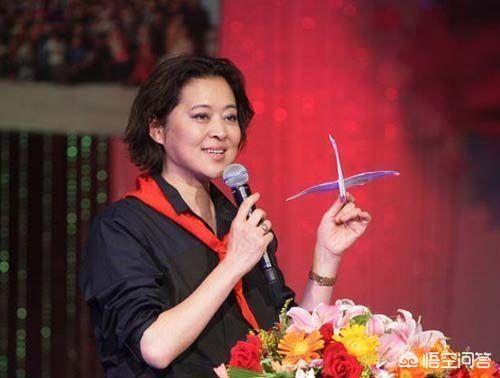 倪萍医院看赵忠祥:倪萍的节目总是哭哭啼啼，节目为什么要煽情？