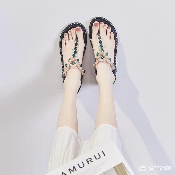 kingboo绑带凉鞋:约会要穿什么连衣裙比较合适？