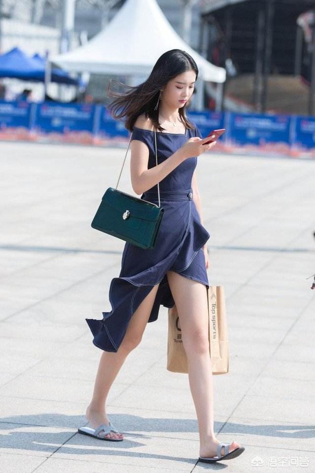 巩俐高开衩裙:衣服是穿的越少越性感么？