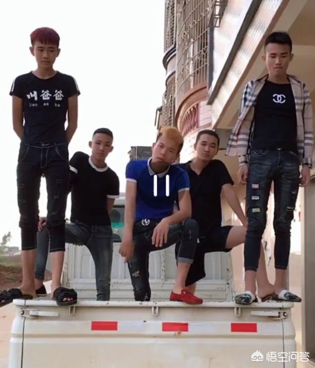 简单的微信名字男生短:简短好听的男生qq昵称有什么