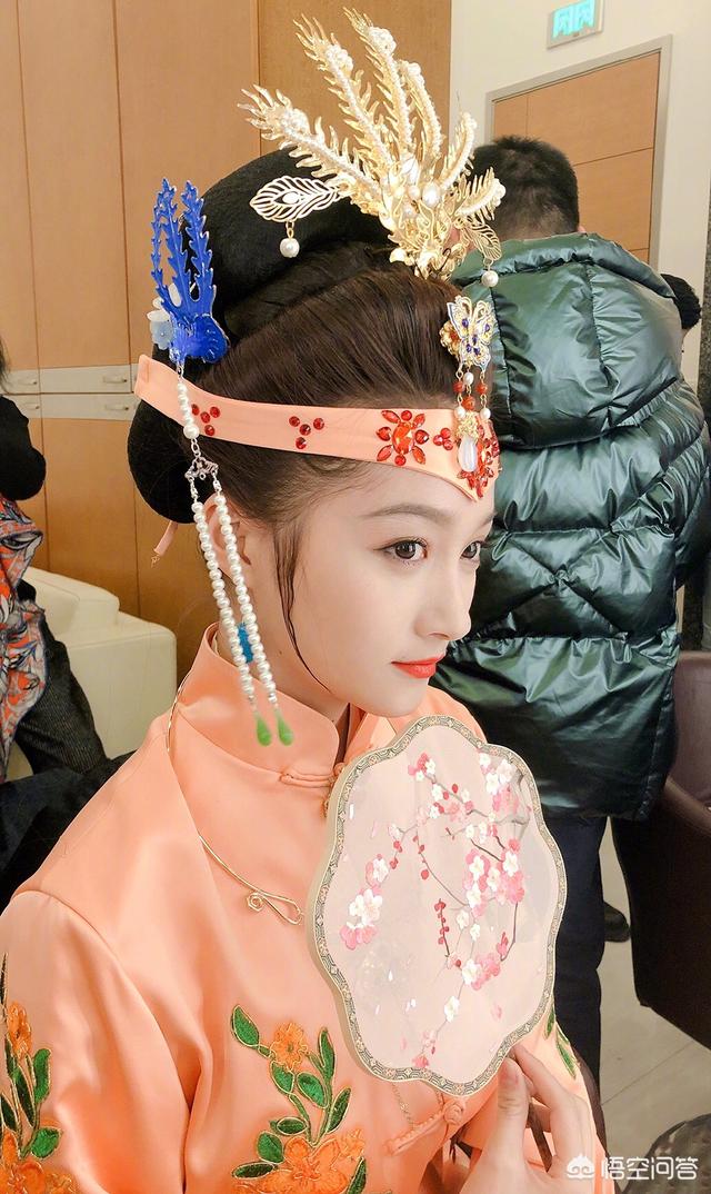 代文雯:怎么评价新开播的情景喜剧《蜀汉酒楼》？
