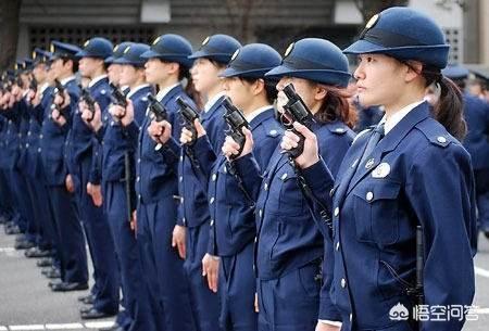 日本黑道政治越来越精彩，日本的警察和军队有历史恩怨吗？