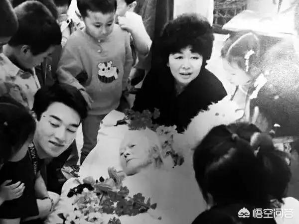 民国才女凌淑华，出身名门望族，为何后来会穷困潦倒？