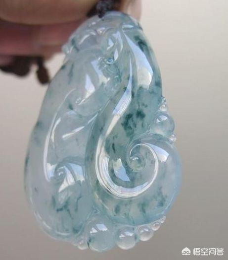 冰种飘蓝花翡翠价格,翡翠中飘花和飘绿哪个更值钱？