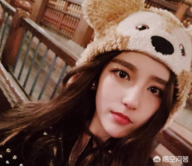 LOL解说Rita直播谈理想生活,想要一百个男人来给自己当老公,一小时换一个,怎么评价？