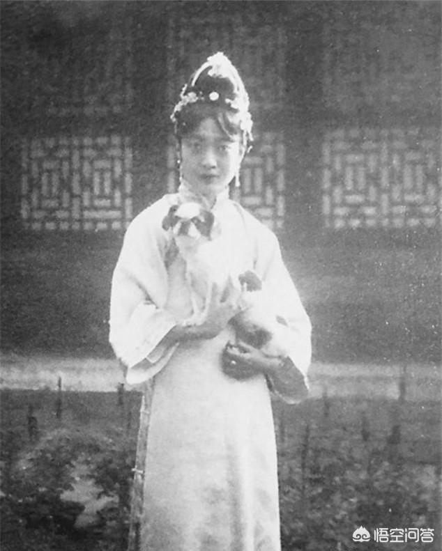 婉容私通:婉容真的背叛了溥仪了吗？溥仪将婉容的孩子扔到熔炉中了吗？